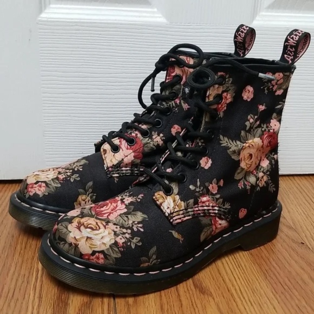RARE Dr Martens 1460 W Black Victorian Flowers Canvas boots